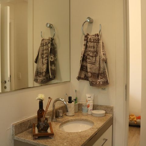Apartamento à venda com 104m², 2 quartos e 2 vagasBanheiro 1