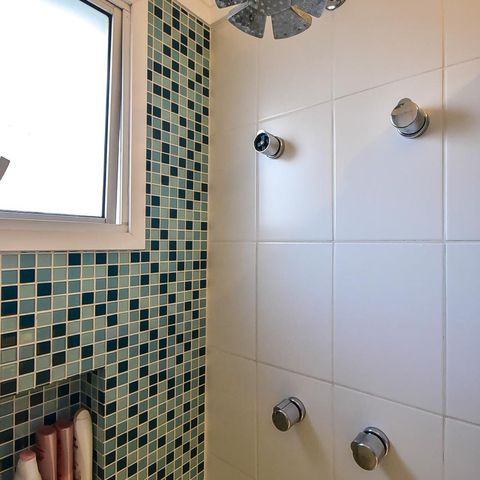 Apartamento à venda com 141m², 3 quartos e 2 vagasChuveiro do banheiro da Suíte 3