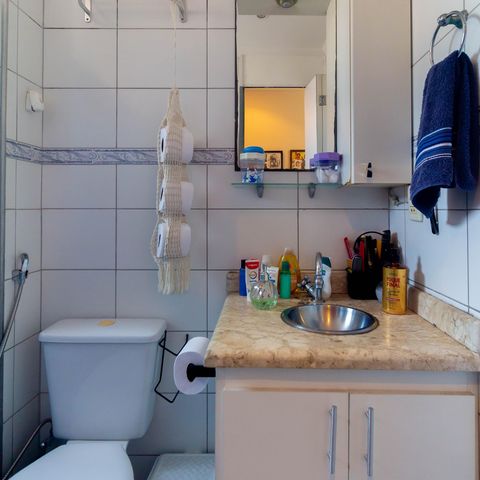 Apartamento à venda com 54m², 2 quartos e 1 vaga Apartamento à venda com 54m², 2 quartos e 1 vagaBanheiro