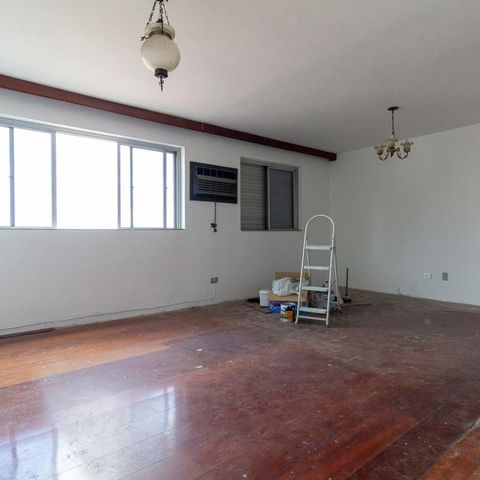 Apartamento à venda com 94m², 2 quartos e 1 vaga Apartamento à venda com 94m², 2 quartos e 1 vagaSala