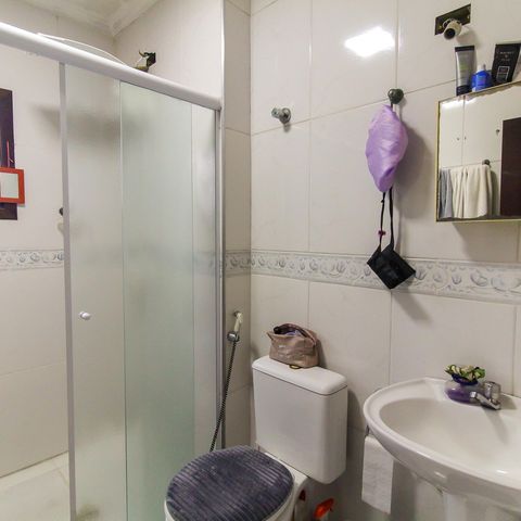 Casa à venda com 130m², 3 quartos e 2 vagas Casa à venda com 130m², 3 quartos e 2 vagasBanheiro da Suíte