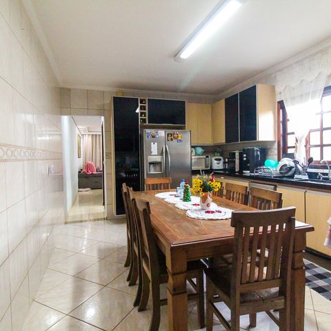 Casa à venda com 130m², 3 quartos e 2 vagas Casa à venda com 130m², 3 quartos e 2 vagasCozinha
