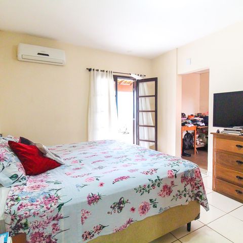 Casa à venda com 130m², 3 quartos e 2 vagas Casa à venda com 130m², 3 quartos e 2 vagasSuíte
