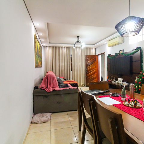 Casa à venda com 130m², 3 quartos e 2 vagas Casa à venda com 130m², 3 quartos e 2 vagasSala