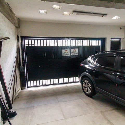 Casa à venda com 130m², 3 quartos e 2 vagas Casa à venda com 130m², 3 quartos e 2 vagasGaragem