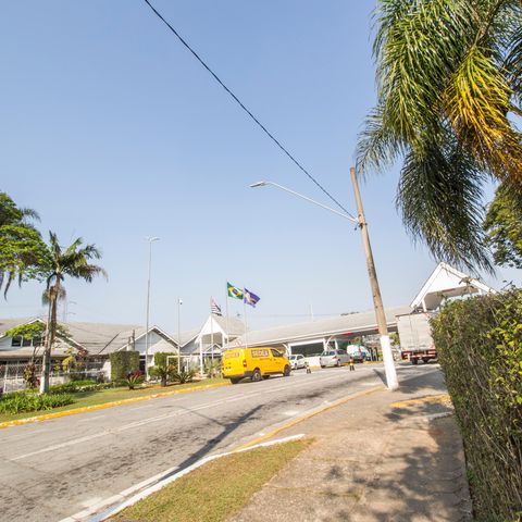 Casa de condomínio à venda com 300m², 3 quartos e 4 vagasVista da Rua