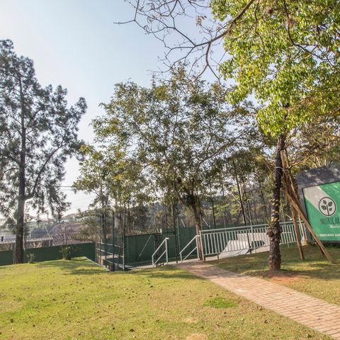 Casa de condomínio à venda com 300m², 3 quartos e 4 vagasMercado