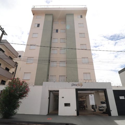 Apartamento para alugar com 123m², 3 quartos e 2 vagasFachada