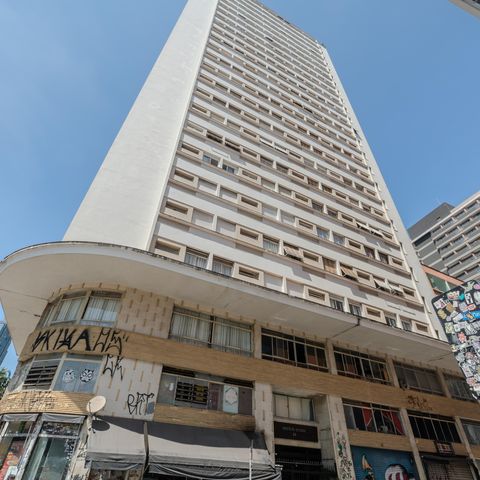 Apartamento à venda com 49m², 1 quarto e sem vaga Apartamento à venda com 49m², 1 quarto e sem vagaFachada