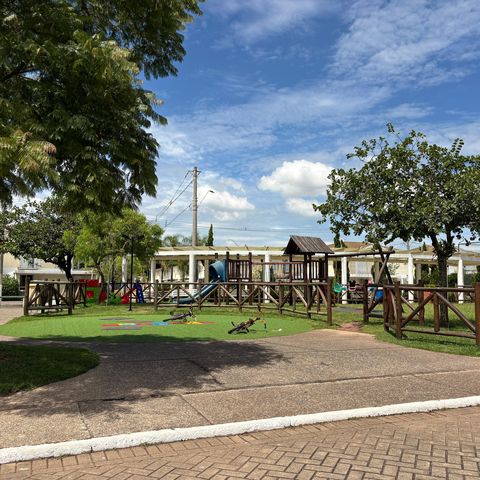 Casa de condomínio à venda com 110m², 3 quartos e 2 vagasÁrea comum - Playground e Salão de Festas