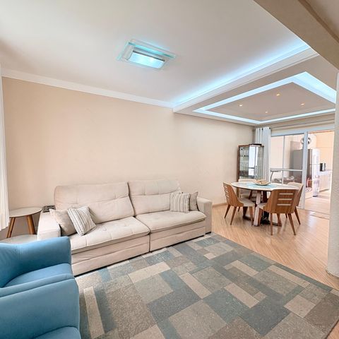 Casa de condomínio à venda com 110m², 3 quartos e 2 vagasSala