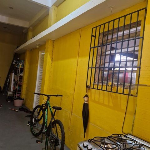 Casa à venda com 100m², 1 quarto e 2 vagas Casa à venda com 100m², 1 quarto e 2 vagasÁrea externa