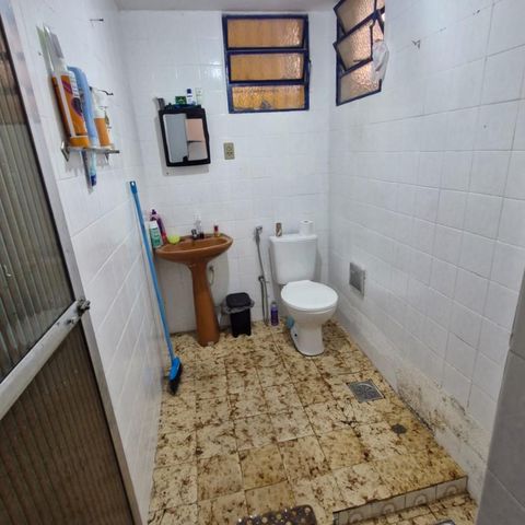 Casa à venda com 100m², 1 quarto e 2 vagas Casa à venda com 100m², 1 quarto e 2 vagasBanheiro