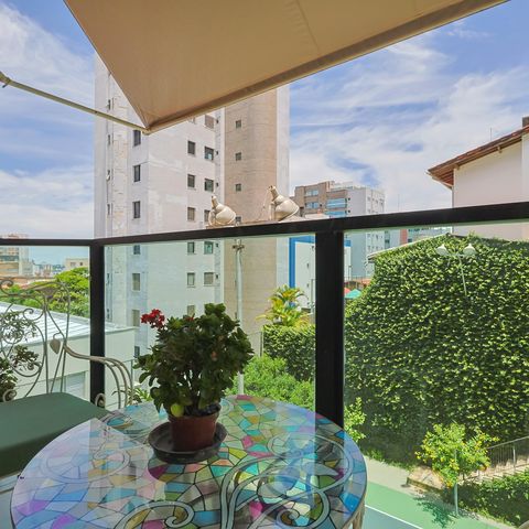 Apartamento para alugar com 300m², 4 quartos e 3 vagas Apartamento para alugar com 300m², 4 quartos e 3 vagasVaranda da Sala 1