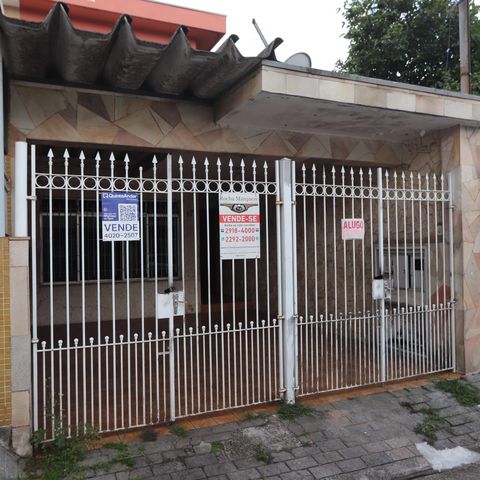 Casa à venda com 125m², 2 quartos e 2 vagasFachada