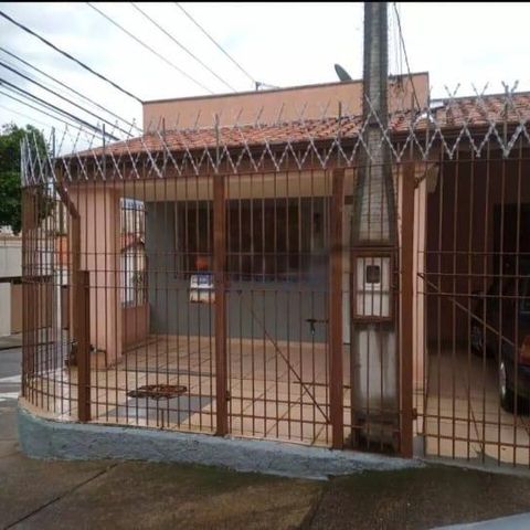 Casa à venda com 113m², 2 quartos e 2 vagas