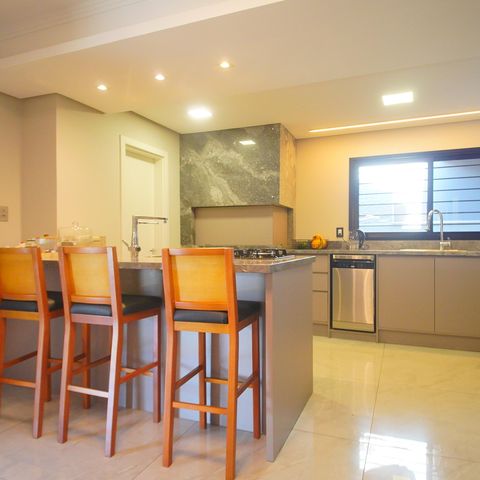 Casa à venda com 292m², 4 quartos e 4 vagasCozinha