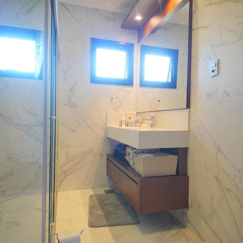 Casa à venda com 292m², 4 quartos e 4 vagasBanheiro