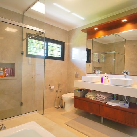 Casa à venda com 292m², 4 quartos e 4 vagasBanheiro da Suíte