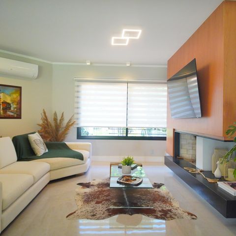 Casa à venda com 292m², 4 quartos e 4 vagasSala
