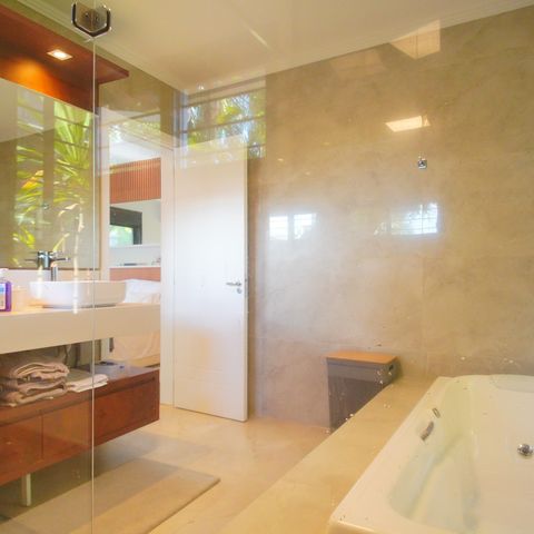 Casa à venda com 292m², 4 quartos e 4 vagasBanheiro da Suíte