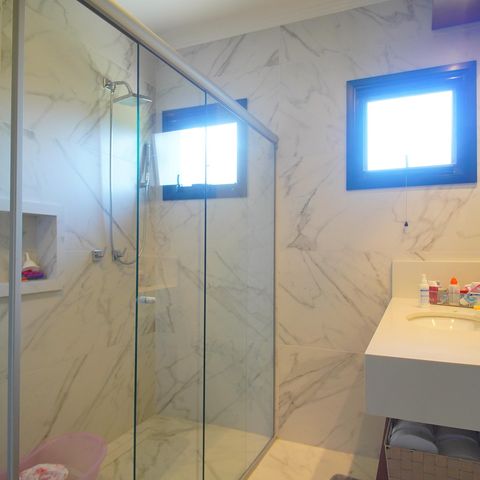 Casa à venda com 292m², 4 quartos e 4 vagasBanheiro
