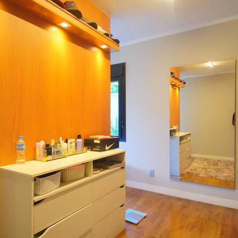 Casa à venda com 292m², 4 quartos e 4 vagasCloset da suíte