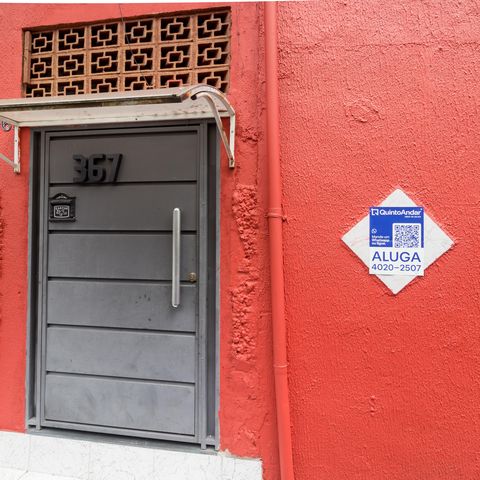 Apartamento para alugar com 68m², 2 quartos e sem vagaPlaca instalada