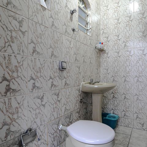 Casa para alugar com 330m², 3 quartos e 2 vagas Casa para alugar com 330m², 3 quartos e 2 vagasBanheiro de Serviço