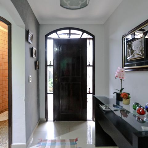 Casa para alugar com 330m², 3 quartos e 2 vagas Casa para alugar com 330m², 3 quartos e 2 vagasEntrada