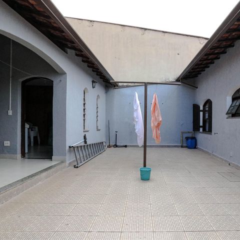 Casa para alugar com 330m², 3 quartos e 2 vagas Casa para alugar com 330m², 3 quartos e 2 vagasQuintal