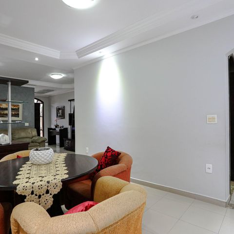 Casa para alugar com 330m², 3 quartos e 2 vagas Casa para alugar com 330m², 3 quartos e 2 vagasSala