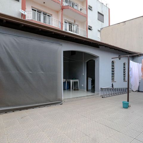 Casa para alugar com 330m², 3 quartos e 2 vagas Casa para alugar com 330m², 3 quartos e 2 vagasQuintal