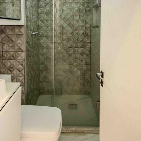 Casa à venda com 35m², 2 quartos e 1 vaga Casa à venda com 35m², 2 quartos e 1 vagaBanheiro