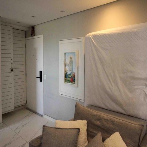 Casa à venda com 35m², 2 quartos e 1 vaga Casa à venda com 35m², 2 quartos e 1 vagaSala