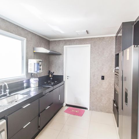 Casa à venda com 170m², 3 quartos e 2 vagasCozinha