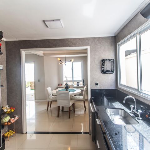Casa à venda com 170m², 3 quartos e 2 vagasCozinha