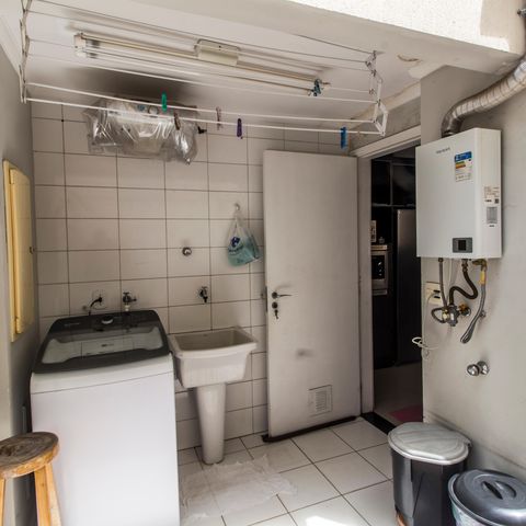 Casa à venda com 170m², 3 quartos e 2 vagasÁrea de Serviço