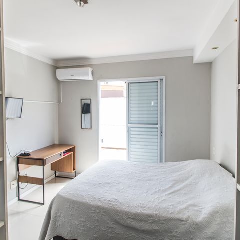 Casa à venda com 170m², 3 quartos e 2 vagasSuíte