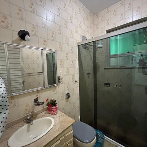 Casa à venda com 250m², 4 quartos e 5 vagasBanheiro