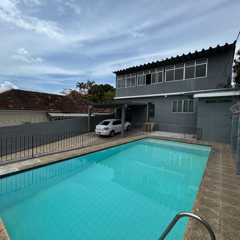 Casa à venda com 250m², 4 quartos e 5 vagasPiscina