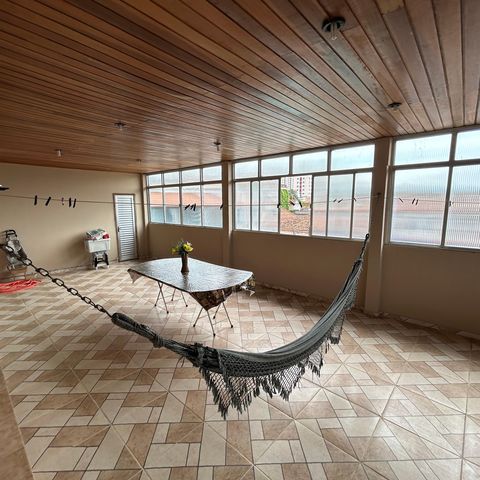 Casa à venda com 250m², 4 quartos e 5 vagasVaranda da casa 2