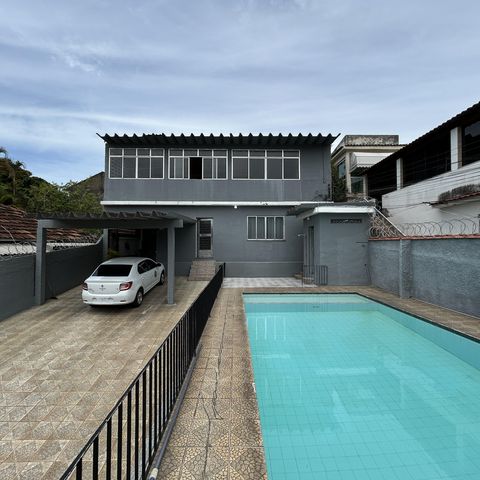 Casa à venda com 250m², 4 quartos e 5 vagasFachada