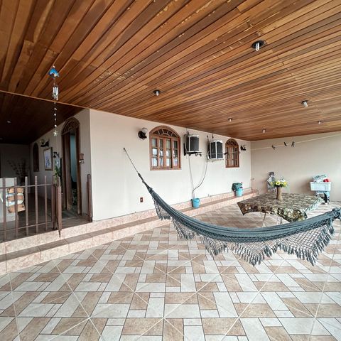 Casa à venda com 250m², 4 quartos e 5 vagasVaranda da casa 2
