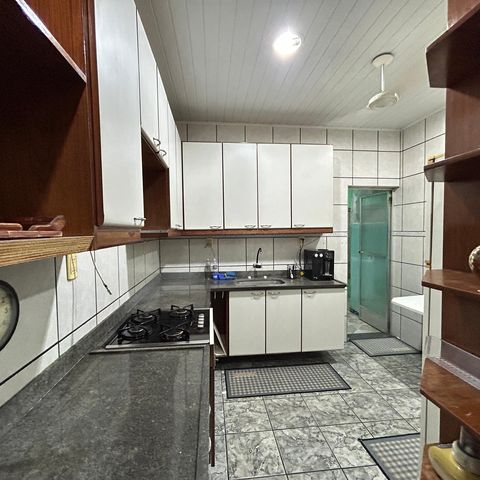 Casa à venda com 250m², 4 quartos e 5 vagasCozinha