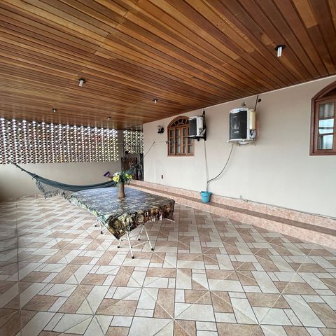 Casa à venda com 250m², 4 quartos e 5 vagasVaranda da casa 2