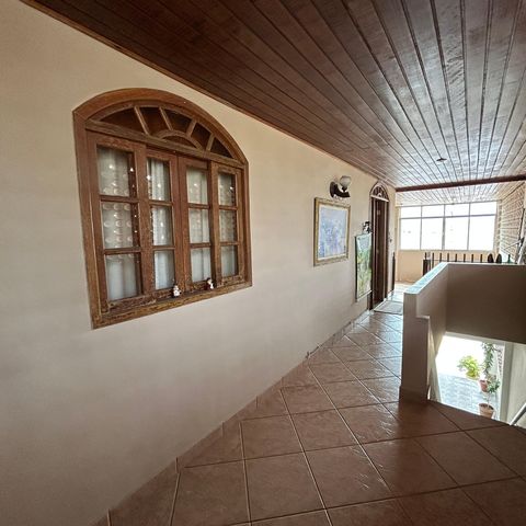 Casa à venda com 250m², 4 quartos e 5 vagasHall