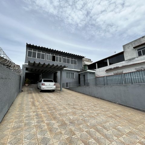 Casa à venda com 250m², 4 quartos e 5 vagasFachada