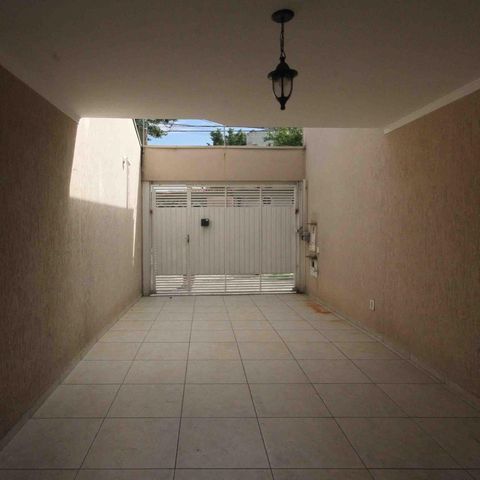 Casa à venda com 109m², 3 quartos e 2 vagas