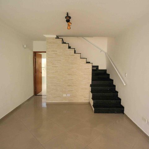 Casa à venda com 109m², 3 quartos e 2 vagas
